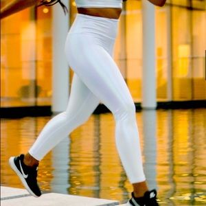 Zyia White Unicorn Luxe 24” Leggings Size 14-16